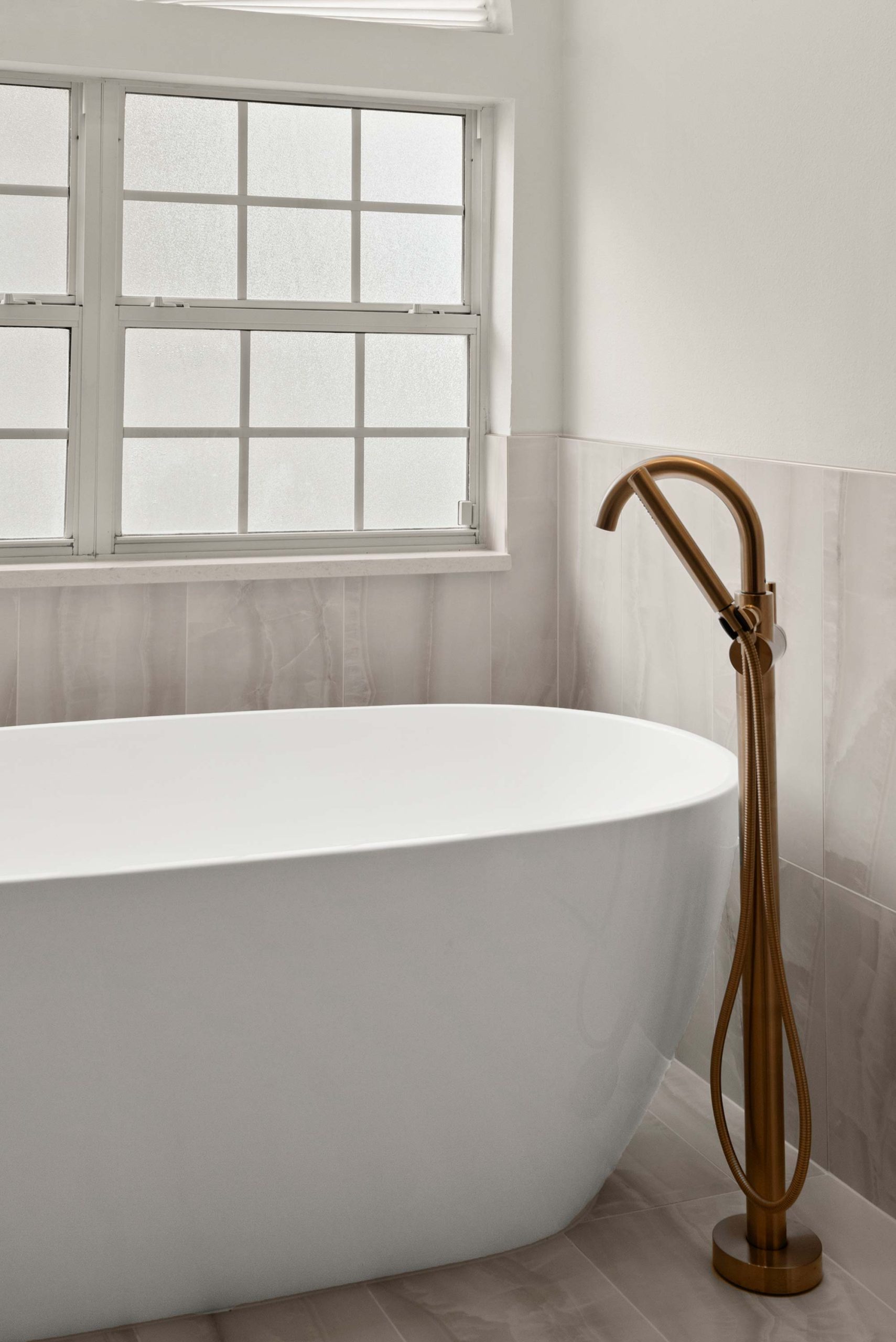 Ridgeway-Ave-port-05