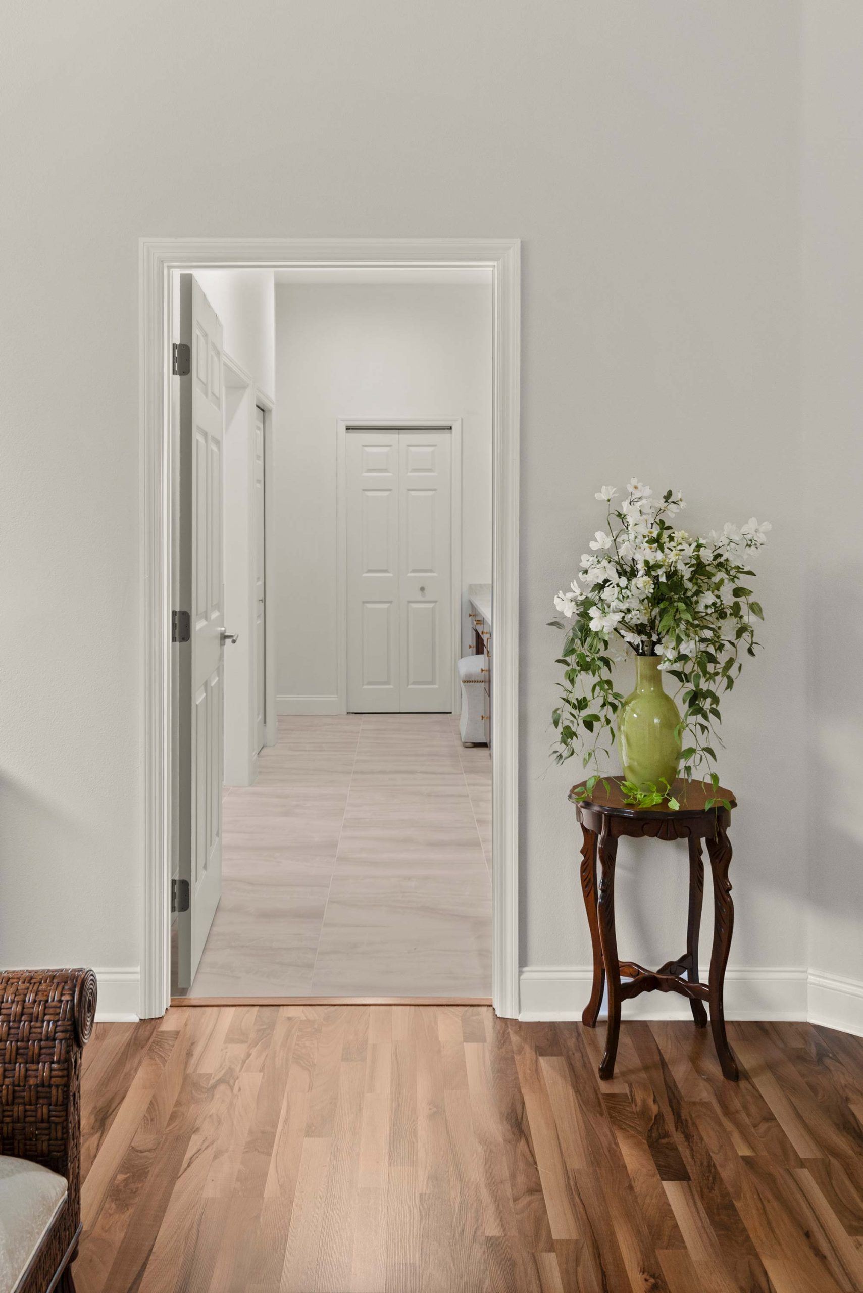 Ridgeway-Ave-port-06