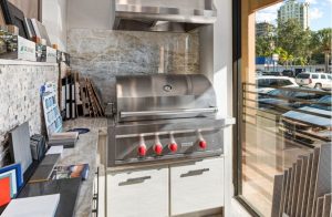 s--and-w-kitchens-tampa-showroom-outdoor-kithen-samples