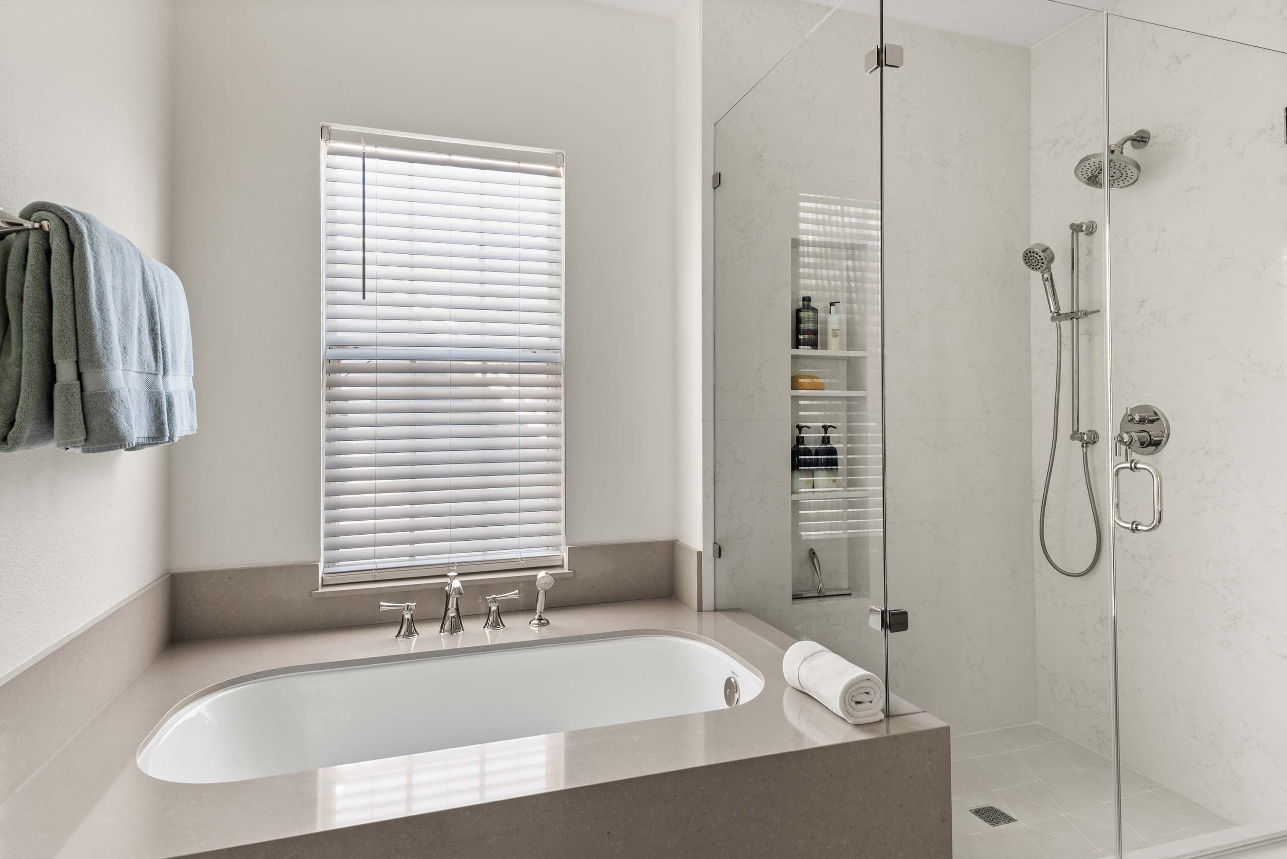 Common-Way-Rd-port-04