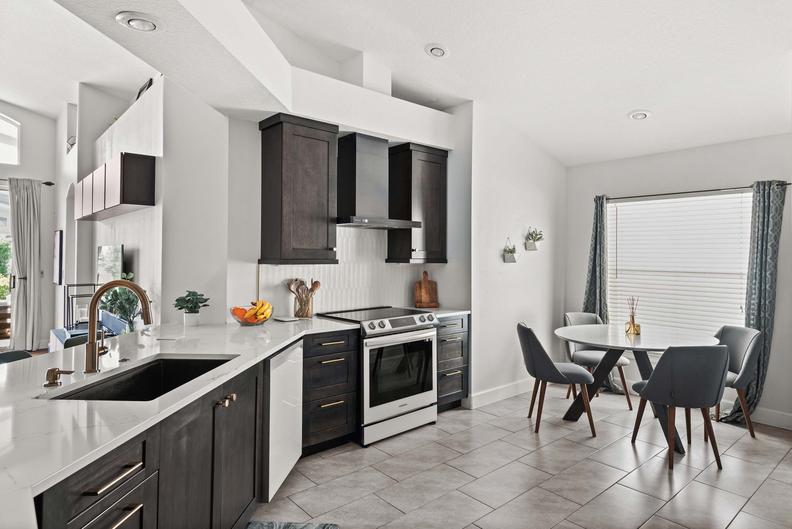 Wingate-Circle-port-04