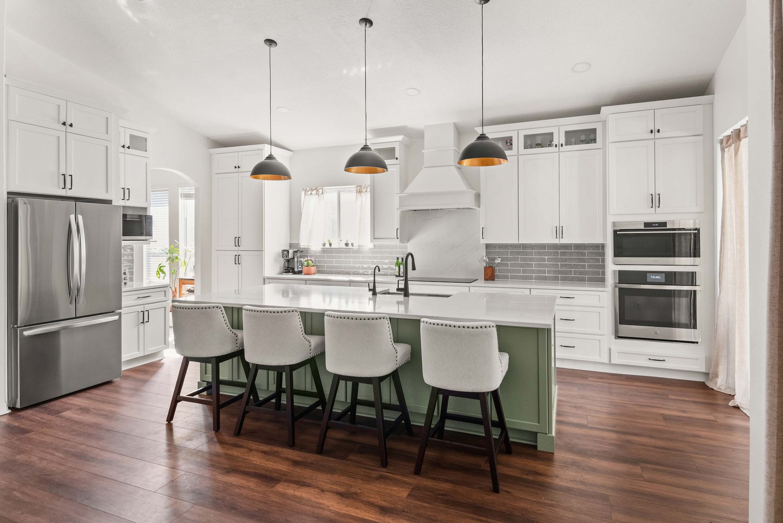 Goldfinch-Court-Port-01