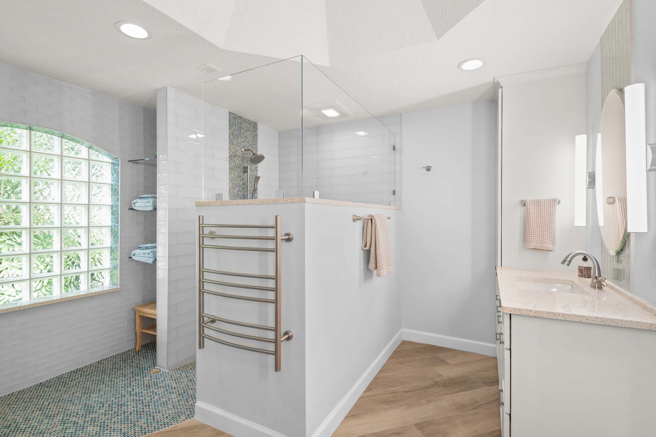 Glenwood-Oaks-Lane-bath-port-03