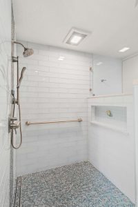 Glenwood-Oaks-Lane-bath-port-05