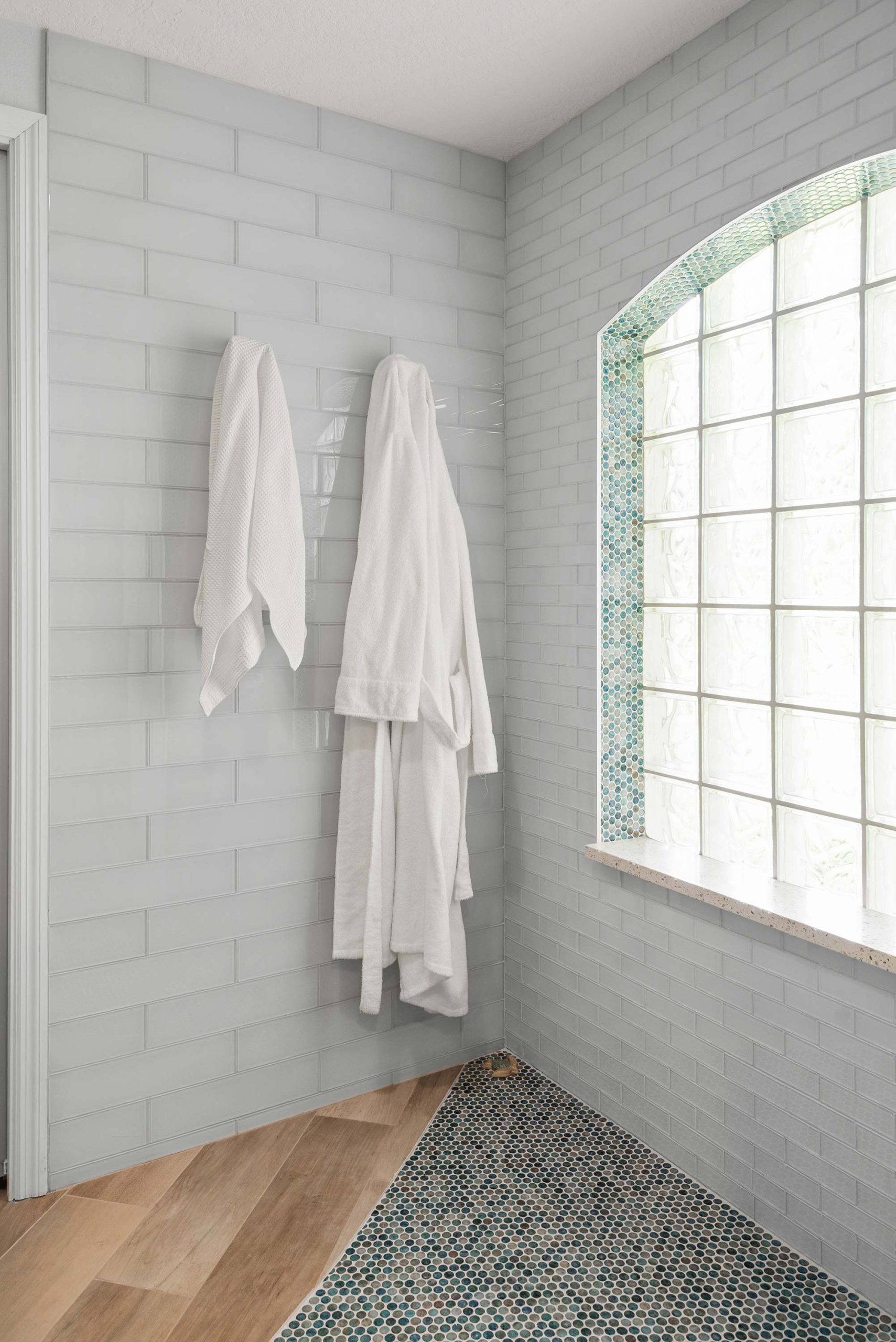 Glenwood-Oaks-Lane-bath-port-06