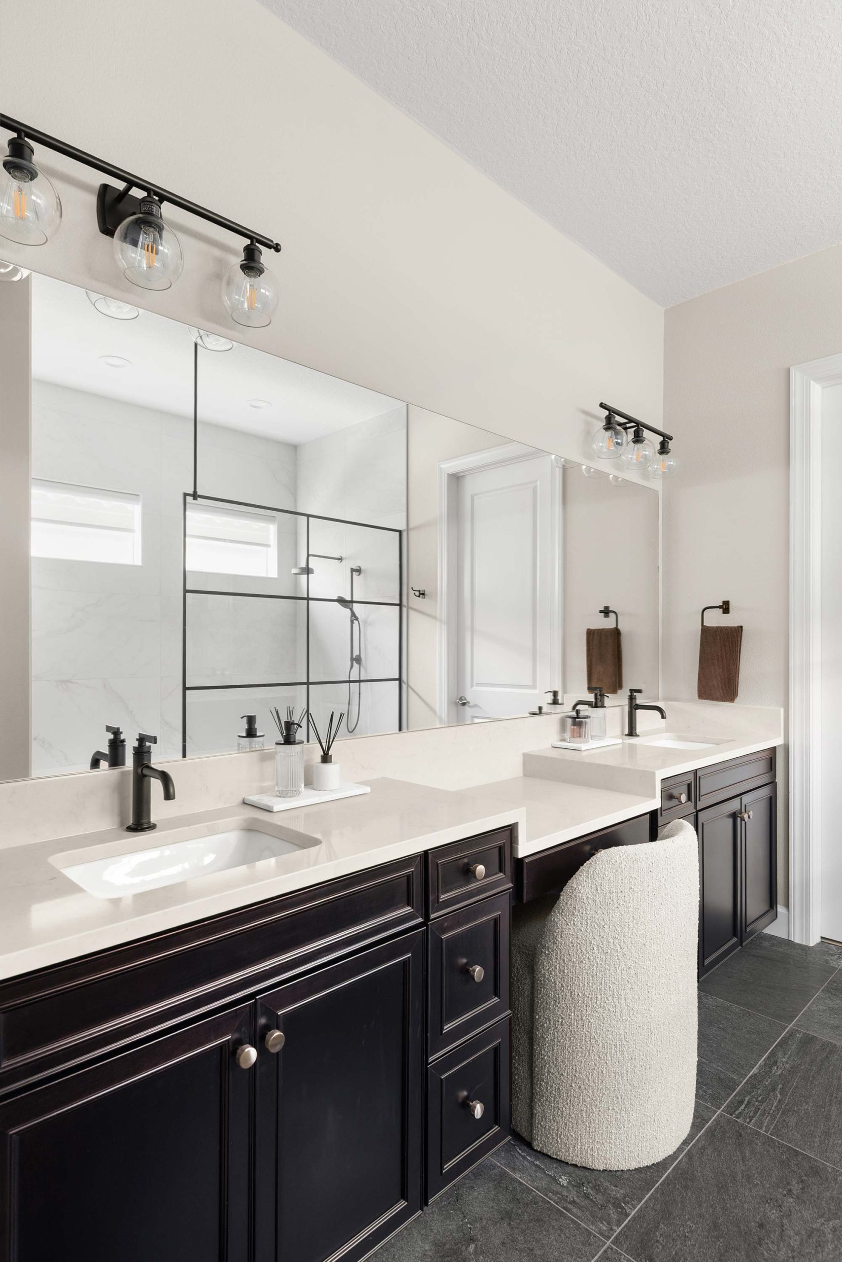 Lock-Street-bathroom-port-03