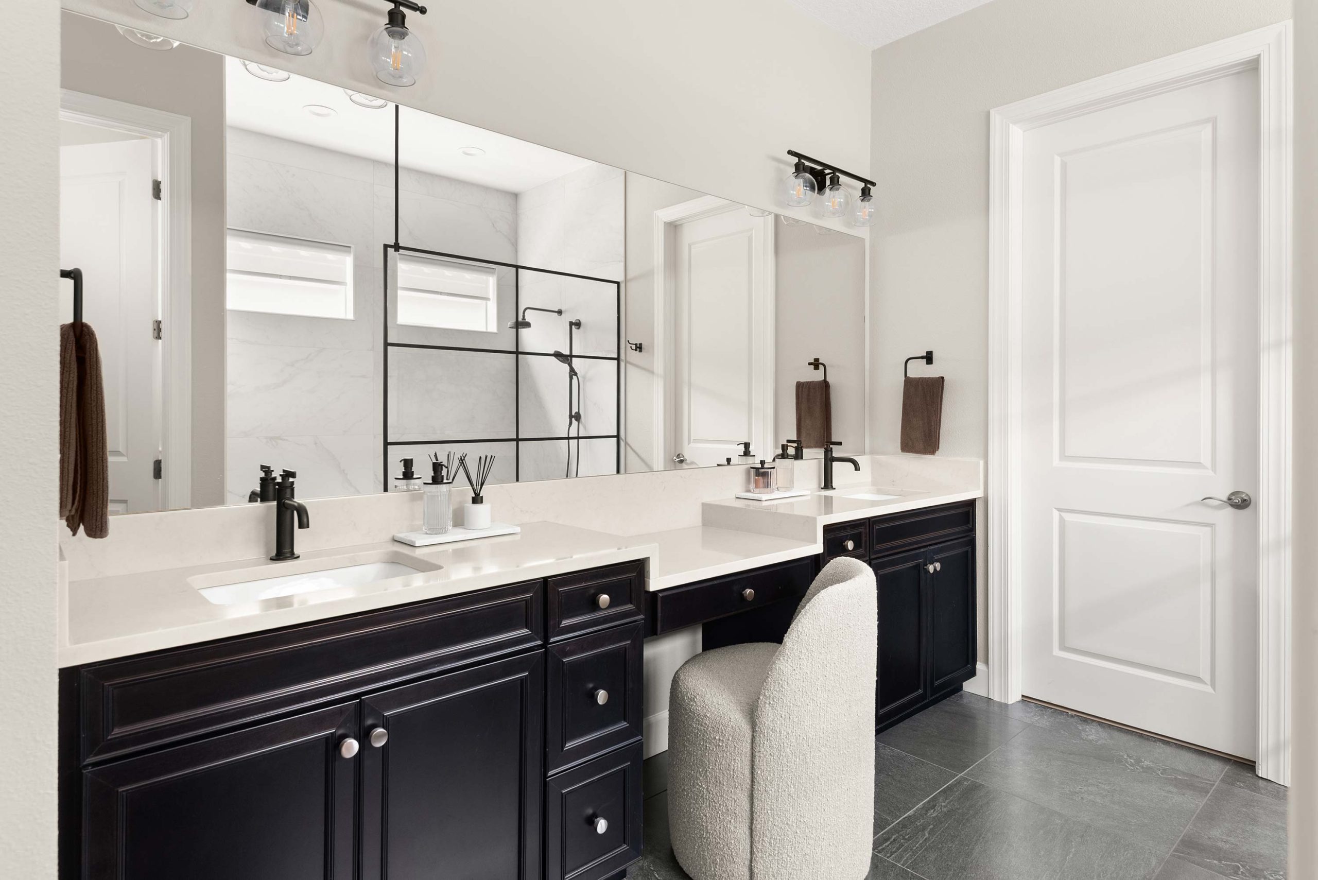 Lock-Street-bathroom-port-05