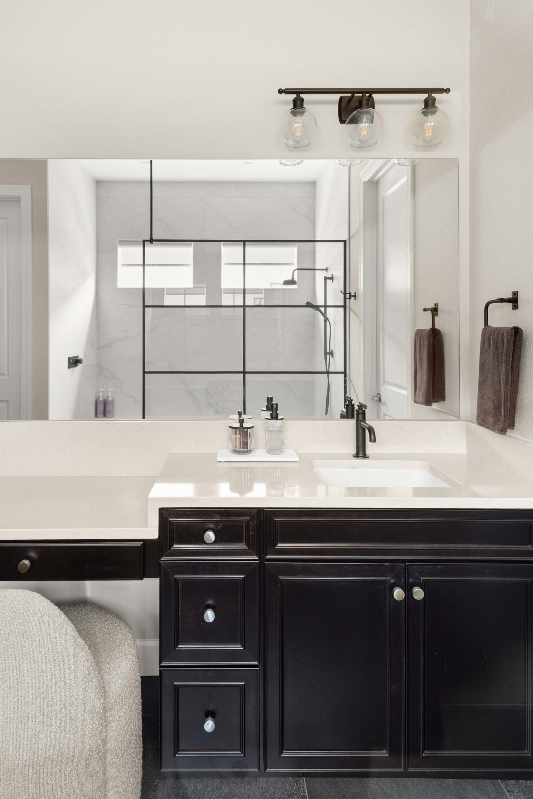 Lock-Street-bathroom-port-07