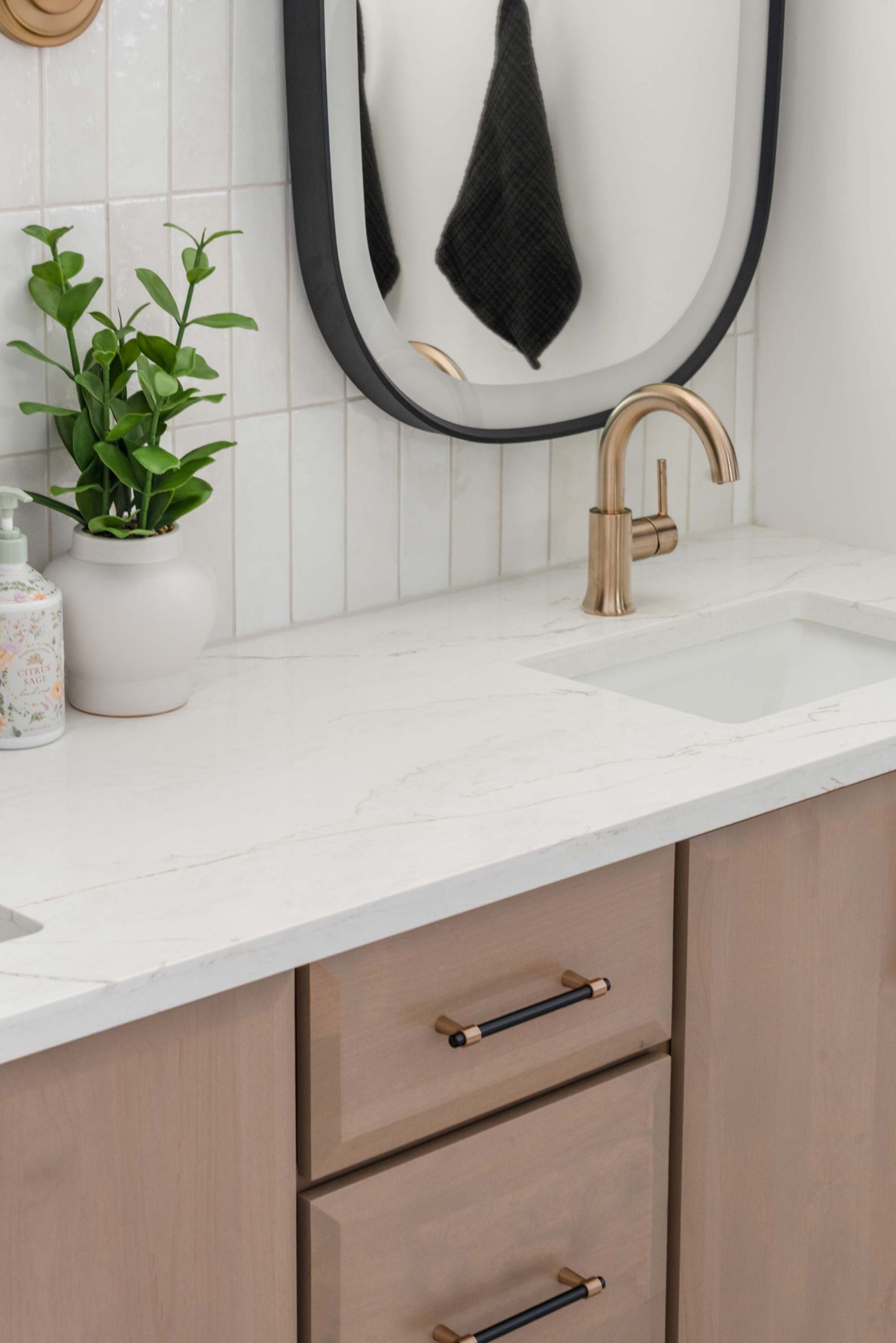 Long-Road-bathroom-port-12