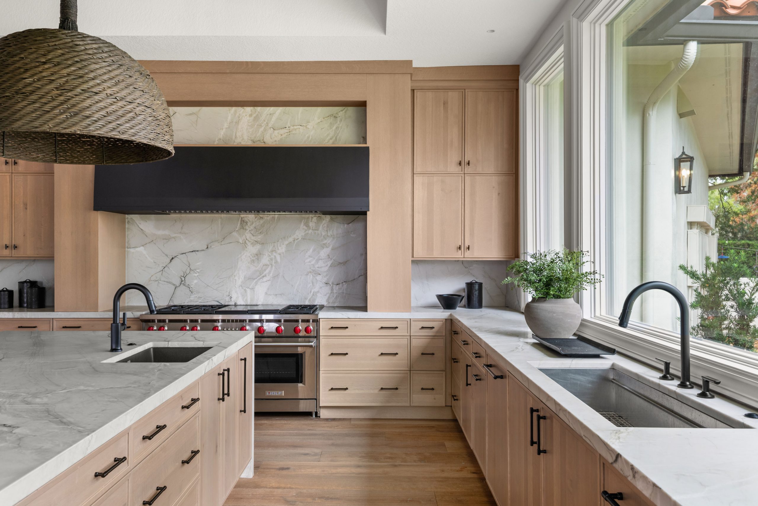 Palmetto-Grove-Lane-Whole-House-Portfolio-06-kitchen