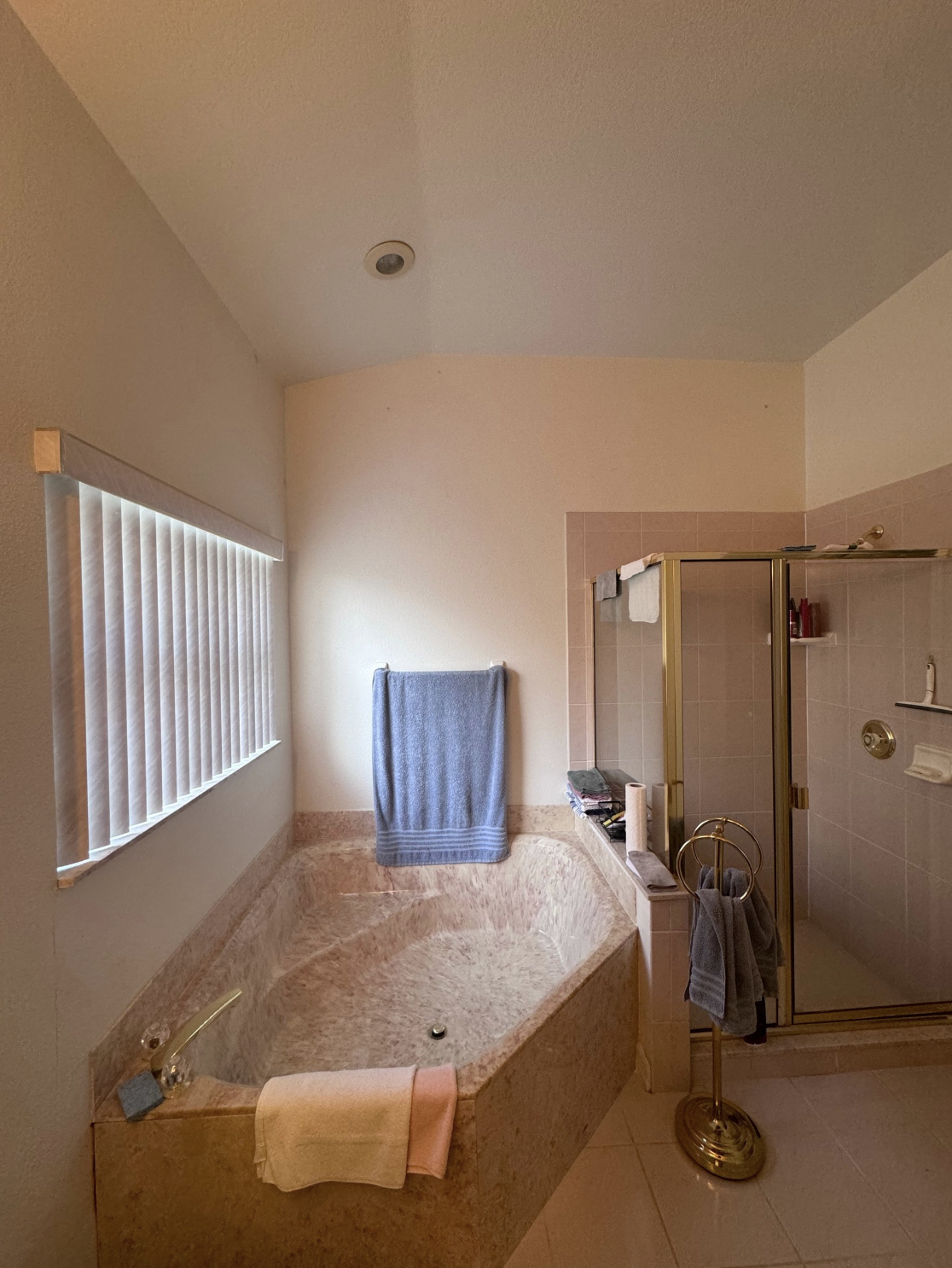 Smithfield drive large tub before bath remodel
